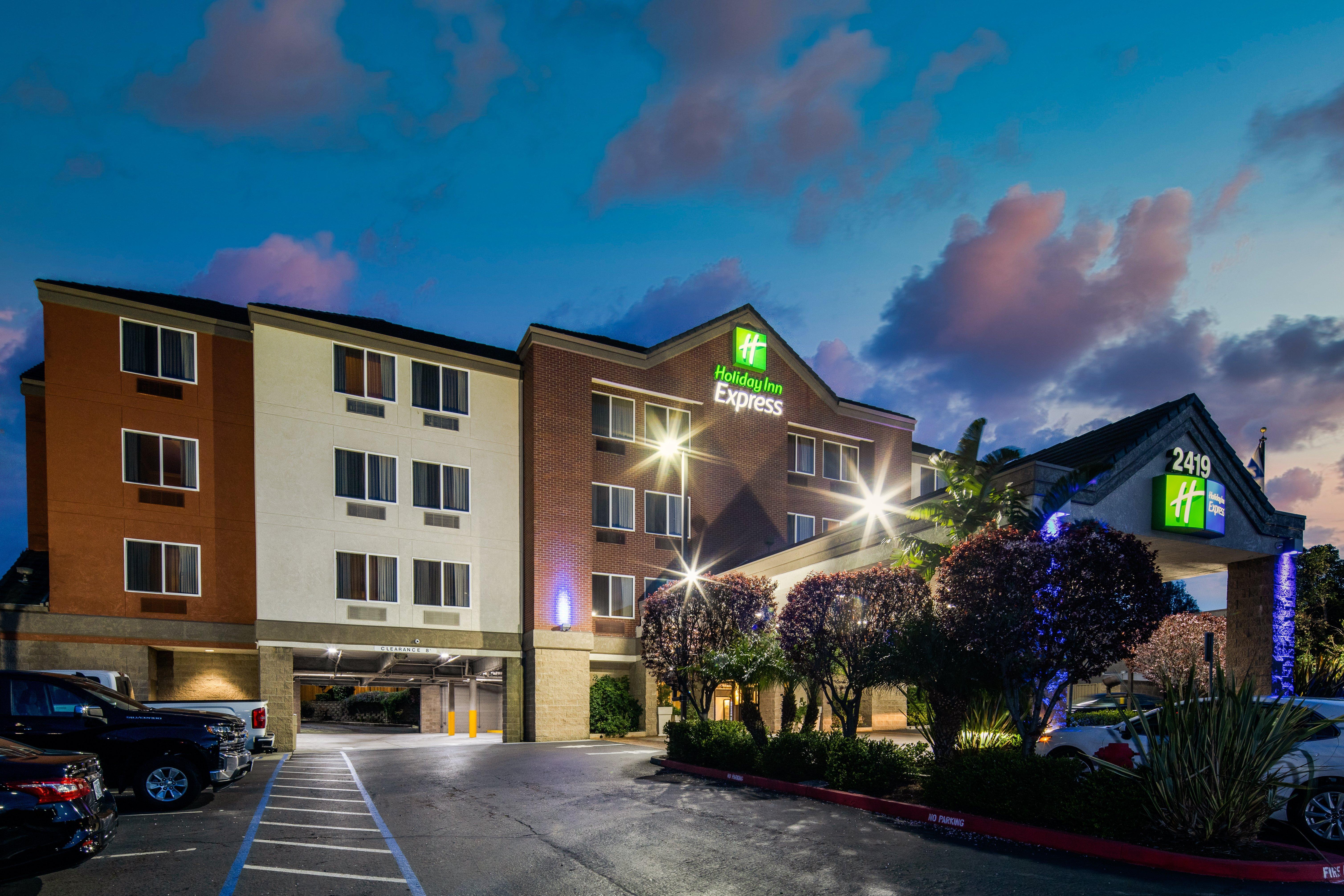 Holiday Inn Express Castro Valley Exterior photo